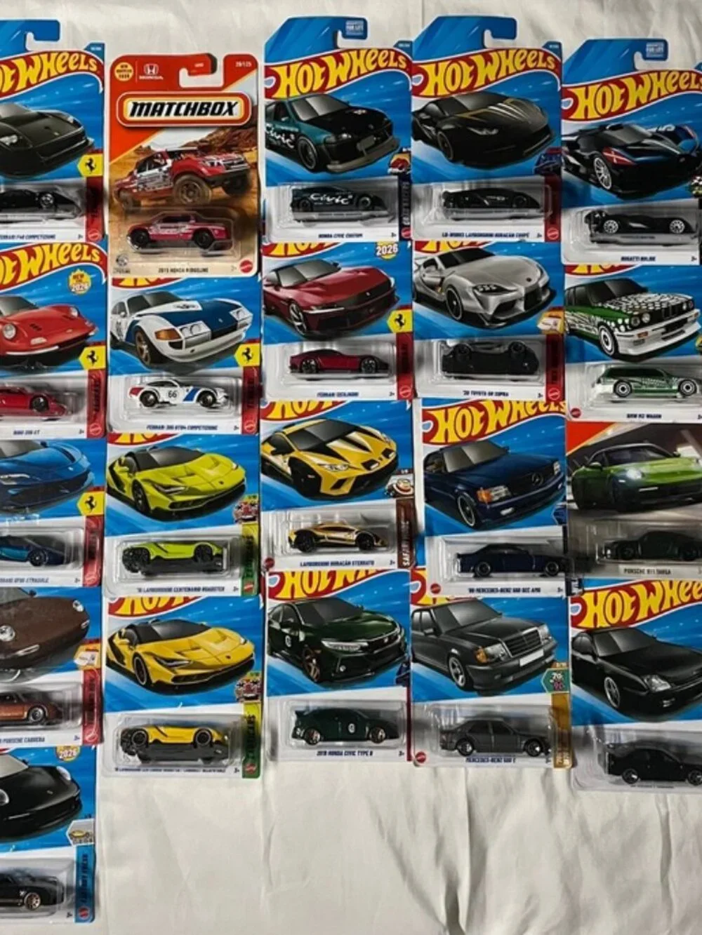 26 hot wheels cars / ready to use